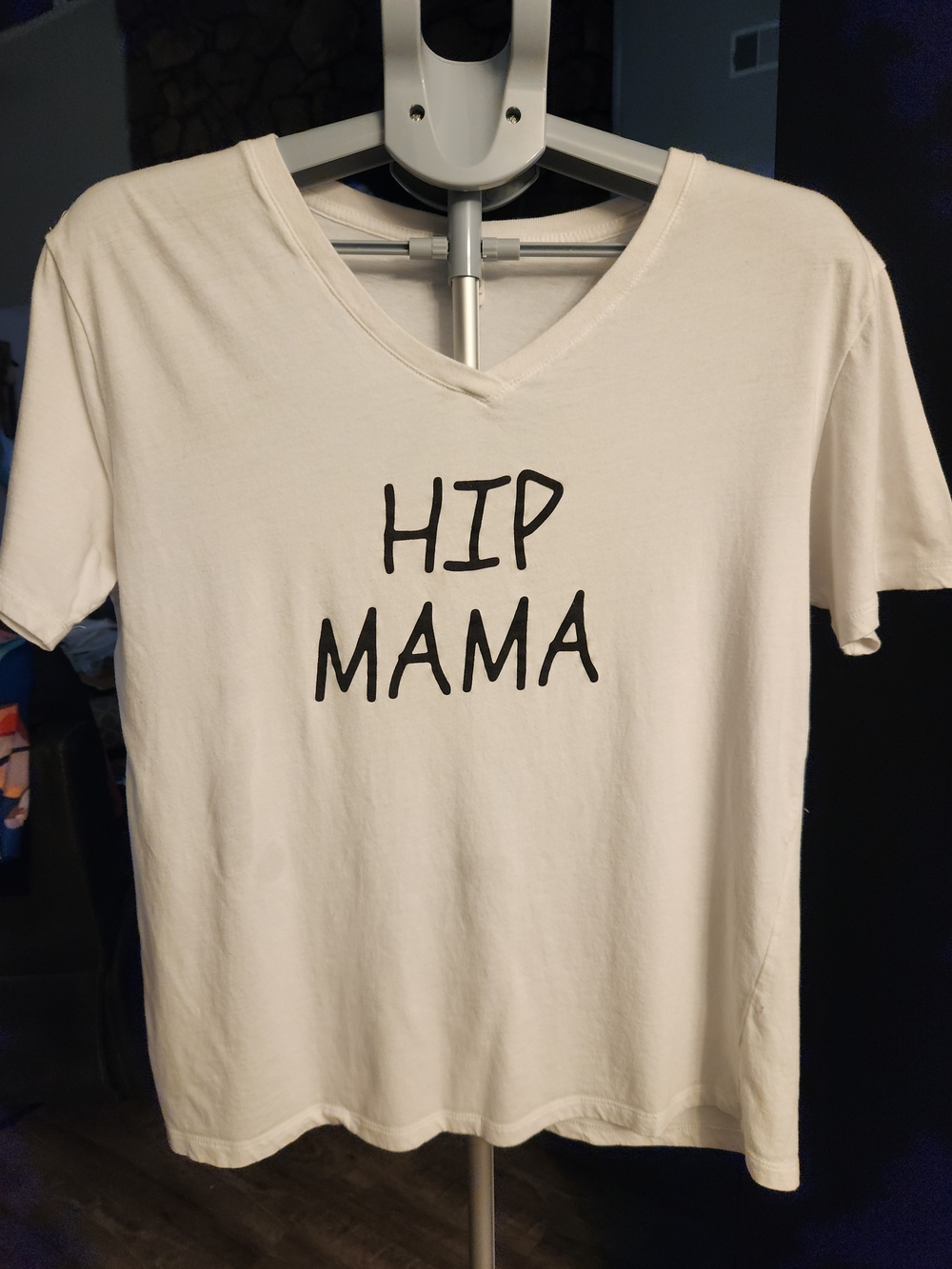 Source Unknown White V-Neck "HIP MAMA" Graphic Tee